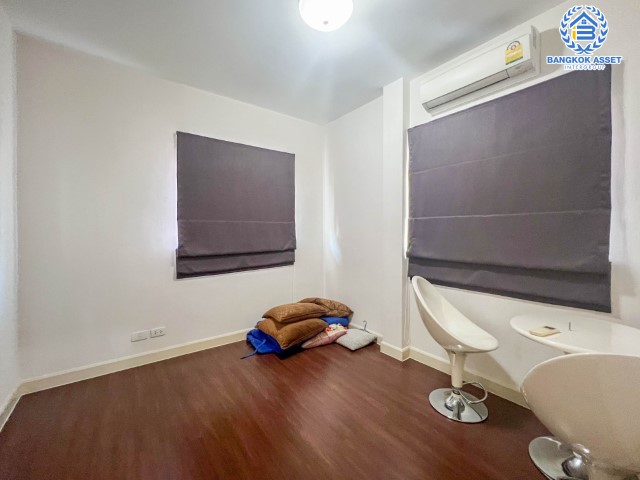 *****บ้านเดี่ยวมือสองย่านนนทบุรี ม.บุราสิริ งามวงศ์วาน-ประชาชื่น เนื้อที่มากถึง 52.5 ตร.ว. ฟังก์ชัน 3 ห้องนอน 3 ห้องน้ำ 2 ที่จอดรถ บ้านสภาพใหม่ ไม่เคยเข้าอยู่ แถมฟรี! 2 เครื่องปรับอากาศ บนทำเลดี ใกล้รถไฟฟ้าสายสีม่วง "สถานีศูนย์ราชการนนทบุรี" และทางด่วน "งามวงศ์วาน"